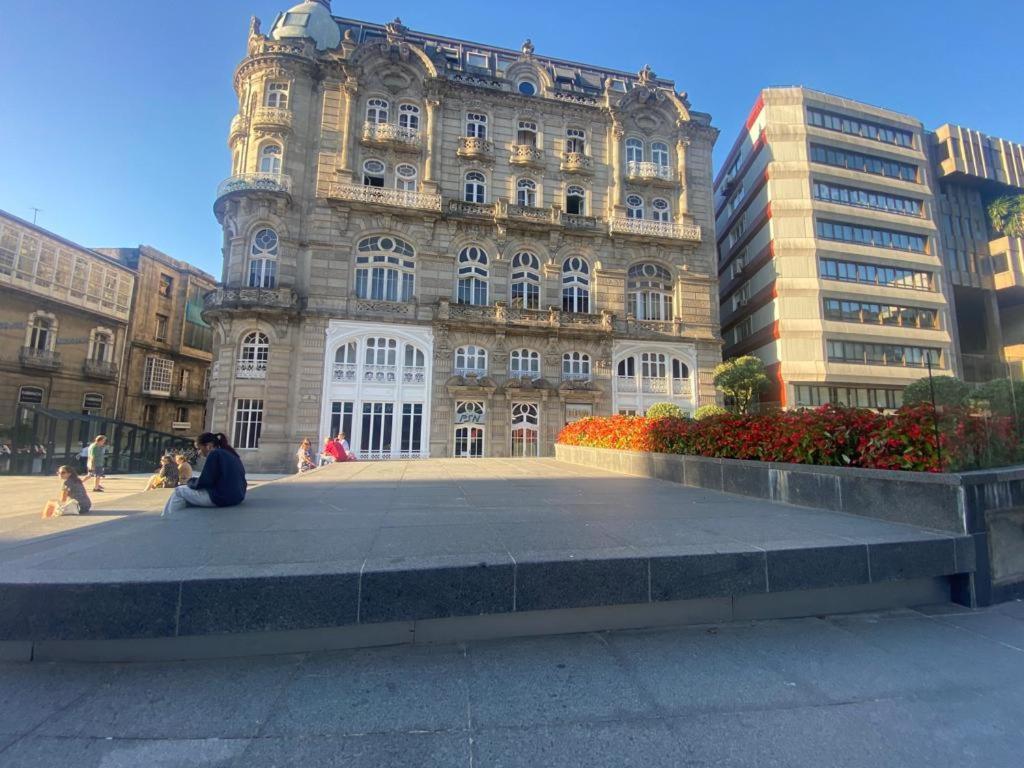 Apartamento Edificio El Moderno Puerta Del Sol Vigo Exterior foto